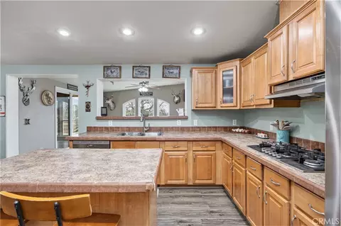 Kitchen - 42100 Buckeye, Caliente, CA 93518 photo 4 of 6