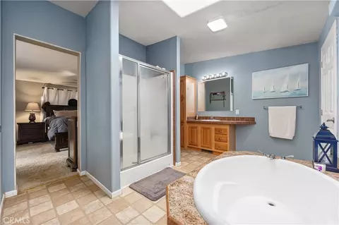 Bath - 42100 Buckeye, Caliente, CA 93518 photo 2 of 4