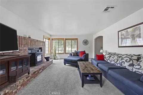 Living - 3512 Mccray, Mountain Mesa, CA 93240 photo 2 of 5