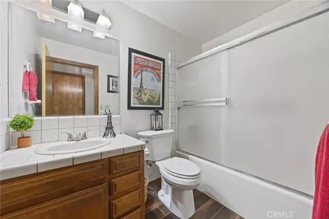 Bath - 3512 Mccray, Mountain Mesa, CA 93240 photo 1 of 5