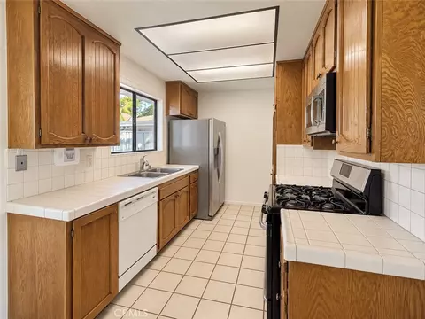 Kitchen - 122 Flag, Paso Robles, CA 93446 photo 2 of 2