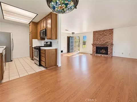 Living - 122 Flag, Paso Robles, CA 93446 photo 3 of 3