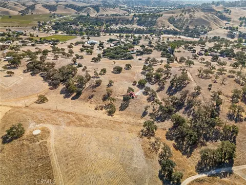 View/Area - 6680 Linne, Paso Robles, CA 93446 photo 1 of 7