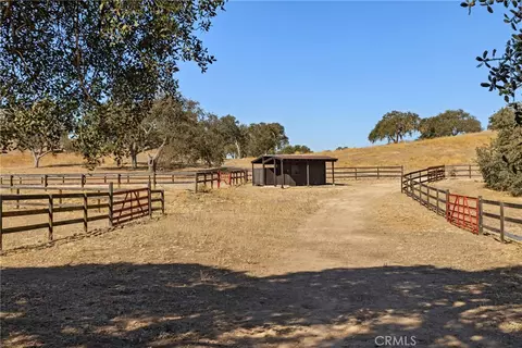 Exterior - 6680 Linne, Paso Robles, CA 93446 photo 13 of 17