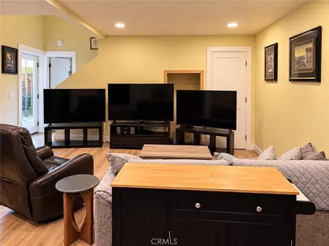 Living - 528 Oak St, Paso Robles, CA 93446 photo 5 of 6