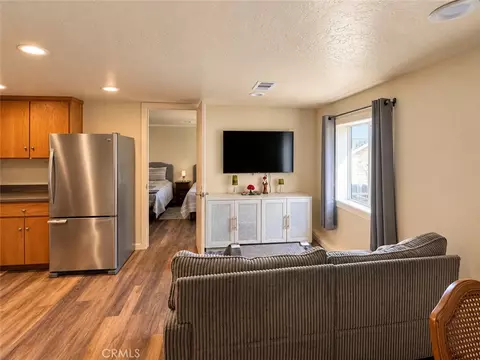 Living - 528 Oak St, Paso Robles, CA 93446 photo 4 of 6
