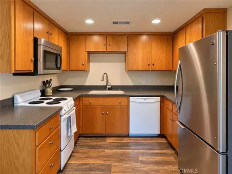 Kitchen - 528 Oak St, Paso Robles, CA 93446 photo 4 of 6