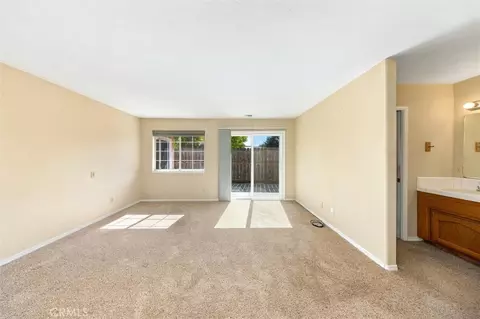 Living - 1137 Woodhaven Ct, Paso Robles, CA 93446 photo 6 of 9