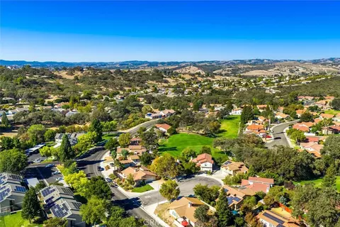View/Area - 1137 Woodhaven Ct, Paso Robles, CA 93446 photo 3 of 6
