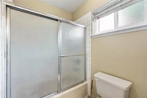 Bath - 1137 Woodhaven Ct, Paso Robles, CA 93446 photo 3 of 5