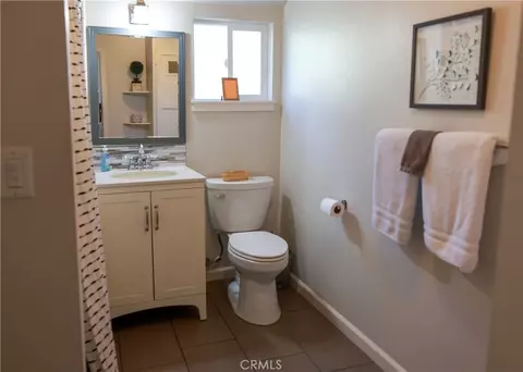 Bath - 1712 Pine St, Paso Robles, CA 93446 photo 5 of 6