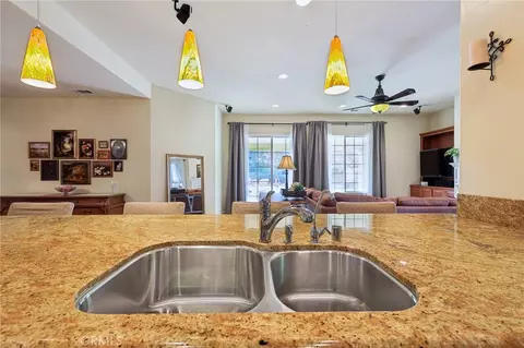 Kitchen - 953 Salida Del Sol, Paso Robles, CA 93446 photo 5 of 6