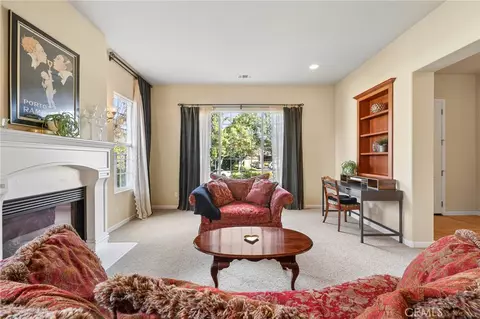 Living - 953 Salida Del Sol, Paso Robles, CA 93446 photo 2 of 5