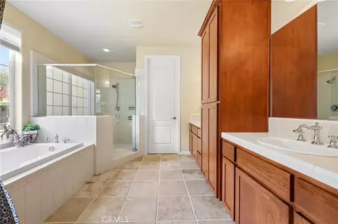 Bath - 953 Salida Del Sol, Paso Robles, CA 93446 photo 1 of 2