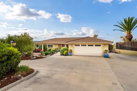 Exterior - 725 Renate Way, Paso Robles, CA 93446 photo 9 of 20