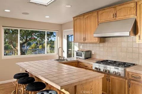 Kitchen - 725 Renate Way, Paso Robles, CA 93446 photo 6 of 6