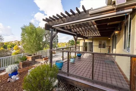 Exterior - 725 Renate Way, Paso Robles, CA 93446 photo 10 of 20