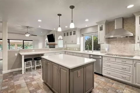 Kitchen - 725 Renate Way, Paso Robles, CA 93446 photo 2 of 6