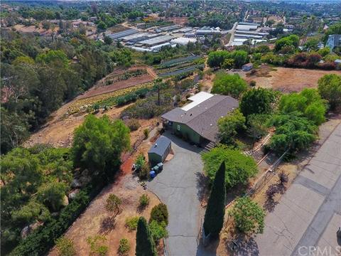 724 Sunrise Dr E, Vista, CA 92084 photo 1