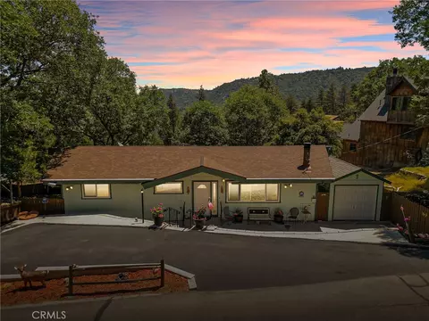 175 Weisshorn Dr, Crestline, CA 92325 photo 1