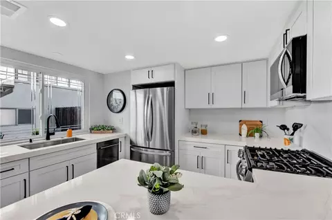 11060 El Amarillo Ave, Fountain Valley, CA 92708