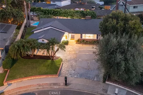 2282 Redlands Dr, Newport Beach, CA 92660