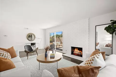 2947 Peppertree Ln, Costa Mesa, CA 92626