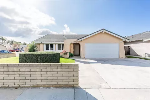 9692 Warburton Dr, Huntington Beach, CA 92646