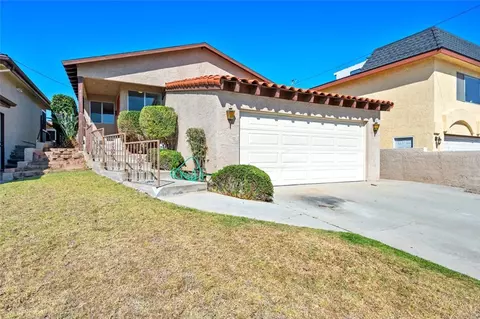 4617 W 132nd St, Hawthorne, CA 90250