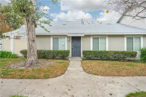 2710 W Meadowwood, Santa Ana, CA 92704
