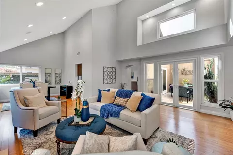 3492 Wimbledon Way, Costa Mesa, CA 92626