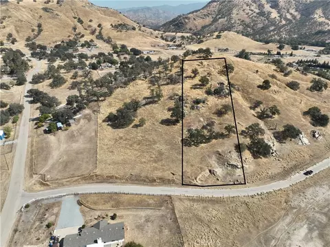 6698 Gaston Dr, Sanger, CA 93657