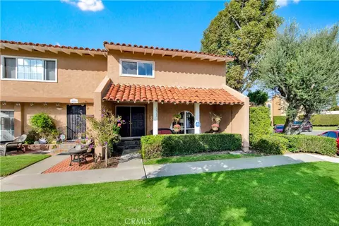 10555 La Rosa Cir, Fountain Valley, CA 92708