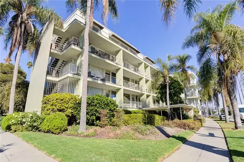 3901 E Livingston Dr #301, Long Beach, CA 90803