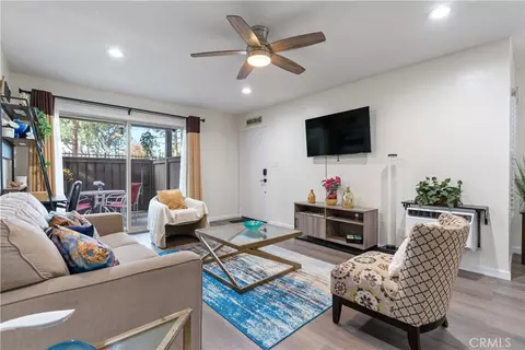 1345 Cabrillo Park Dr #S07, Santa Ana, CA 92701