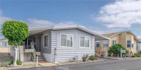 319 Magpie Ln, Fountain Valley, CA 92708