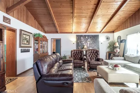 210 Davis St, Lake Elsinore, CA 92530
