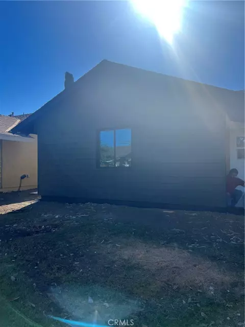 983 Cheyenne St, Costa Mesa, CA 92626