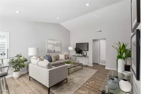 259 Huntington, Irvine, CA 92620
