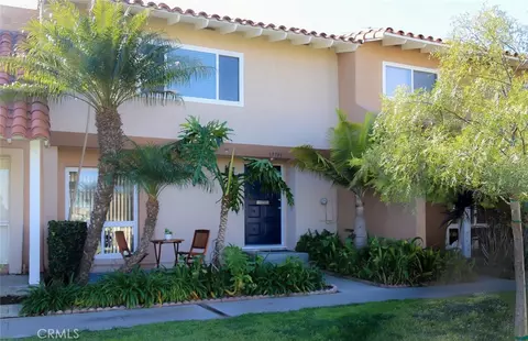 17795 La Rosa Ln, Fountain Valley, CA 92708