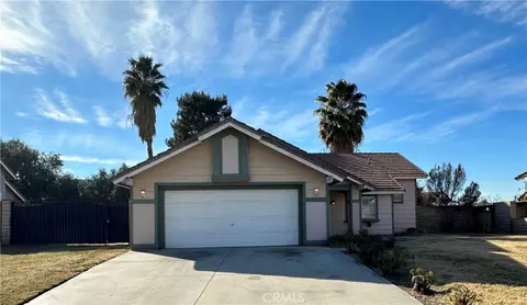 1218 E Beringer Dr, San Jacinto, CA 92583