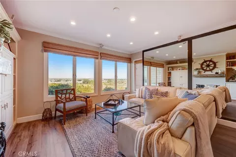 2243 Pacific Ave #12, Costa Mesa, CA 92627