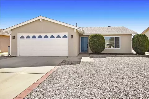 2305 El Grande St, Hemet, CA 92545