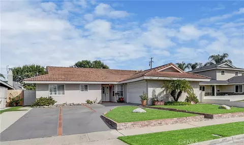 9667 Dove Cir, Fountain Valley, CA 92708