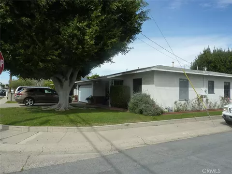 244 Santa Isabel Ave, Costa Mesa, CA 92627