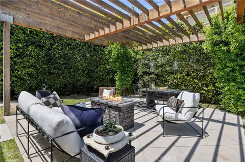 2538 Elsinore, Los Angeles, CA 90026