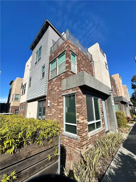 783 Wonder Ln, Costa Mesa, CA 92627