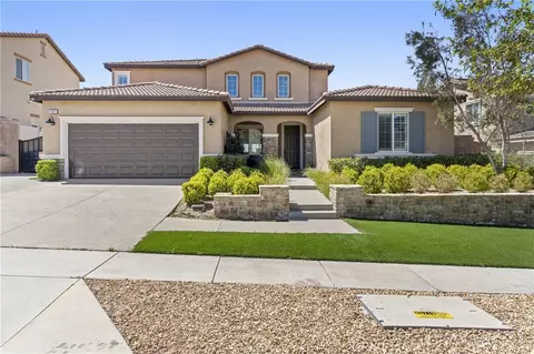 17825 Grapevine Ln, San Bernardino, CA 92407