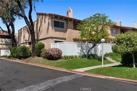 1060 Westward Ln #16, Costa Mesa, CA 92627