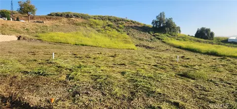 44 Mcburney, Lake Elsinore, CA 92530